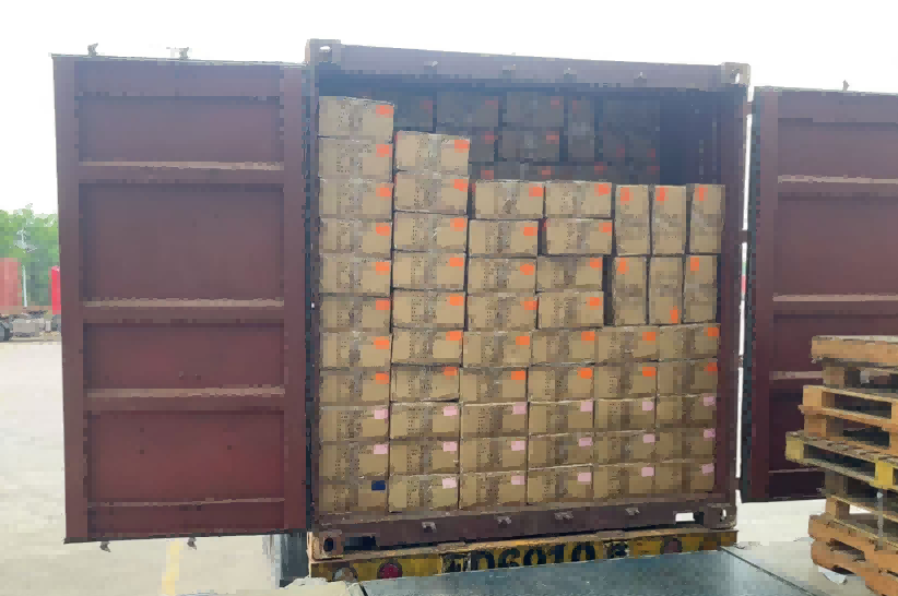 26,190 Sets of Ladies Round Neck Side Seamed Cotton Tee were Well Loaded and Safely Shipped to Europe